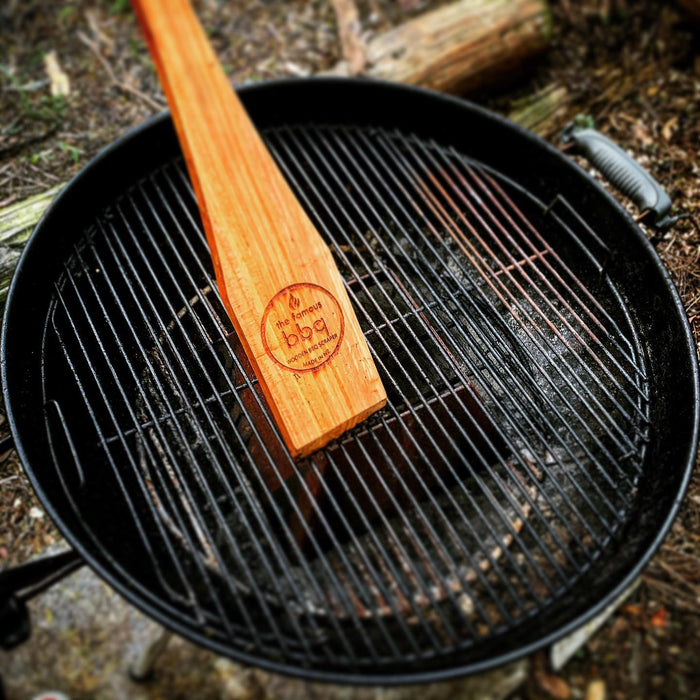 The Famous BBQ - Wooden BBQ Scraper