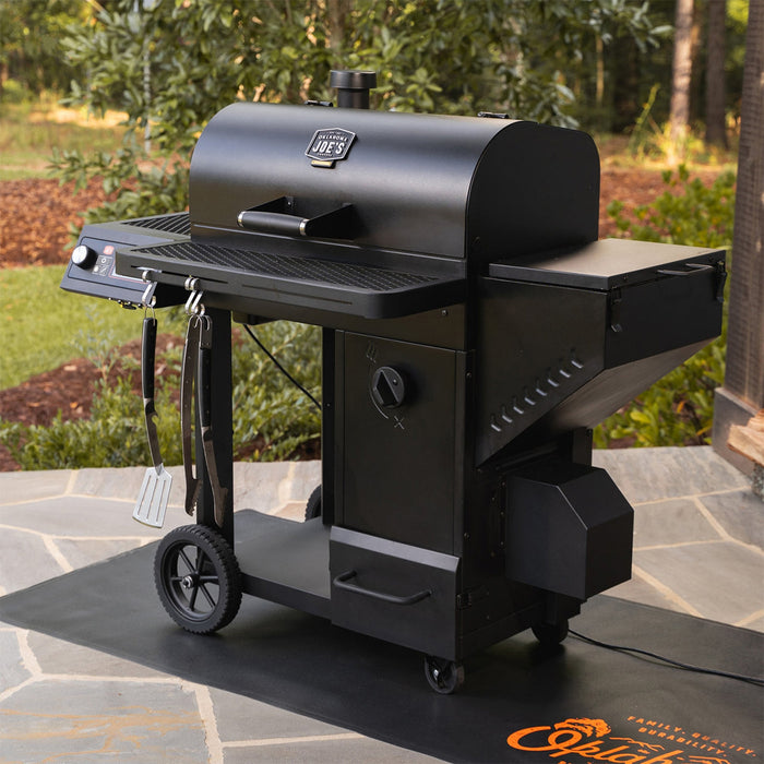 Oklahoma Joe Tahoma® 900 Auto-Feed Charcoal Smoker & Grill w/ Wi-Fi