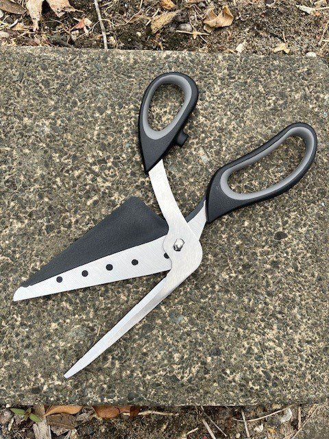 Low N Slow BBQ Pizza Scissor